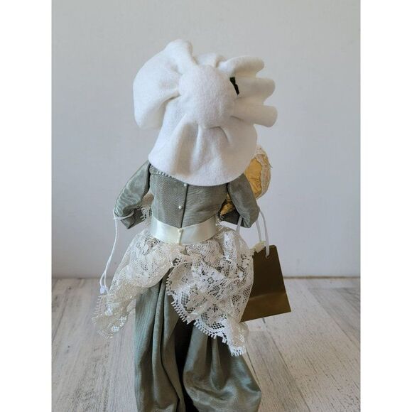 Byers Choice 1998 caroler stocking shopping woman Xmas figure - Picture 5 of 7